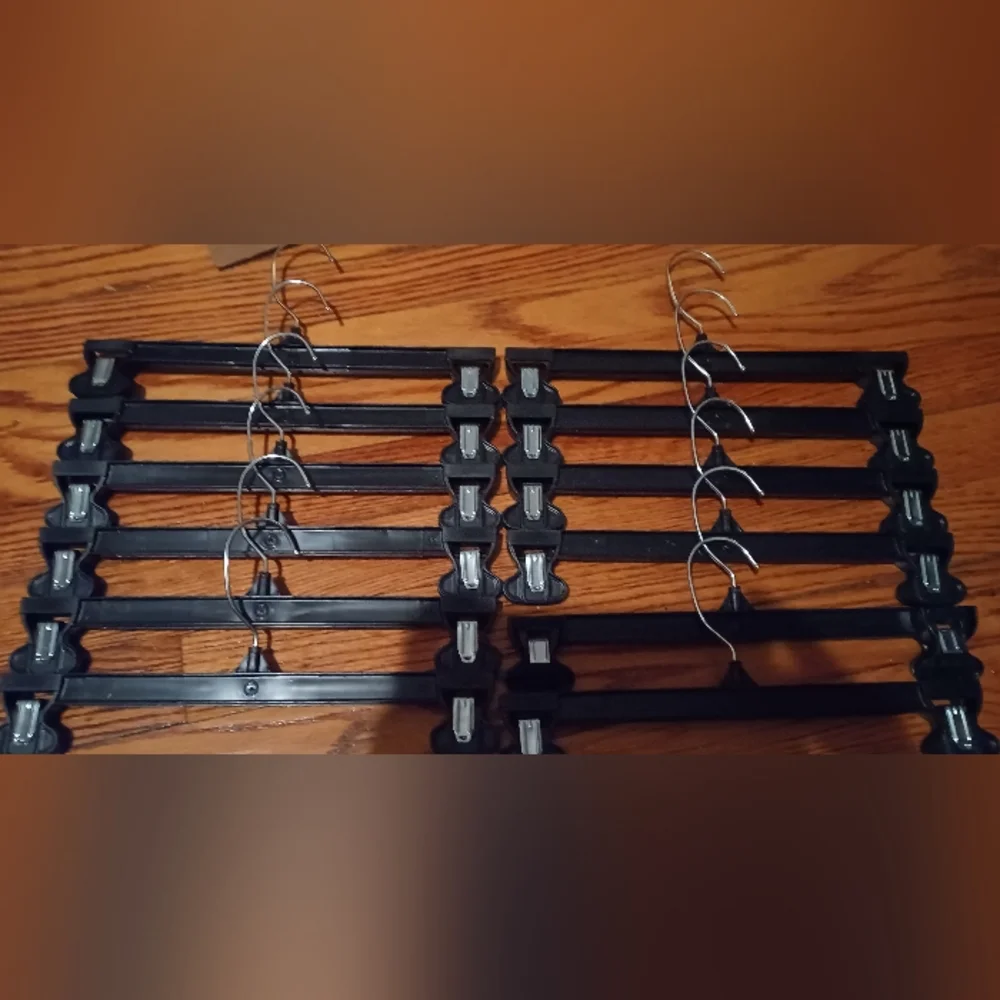 12 pants hangers 👖🩳
